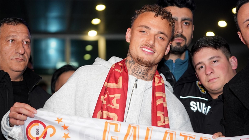 Noa Lang, Galatasaray için İstanbul'da
