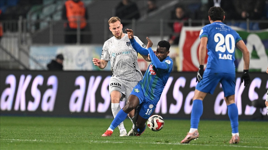 Çaykur Rizespor, Kocaelispor'u 2-0 mağlup etti
