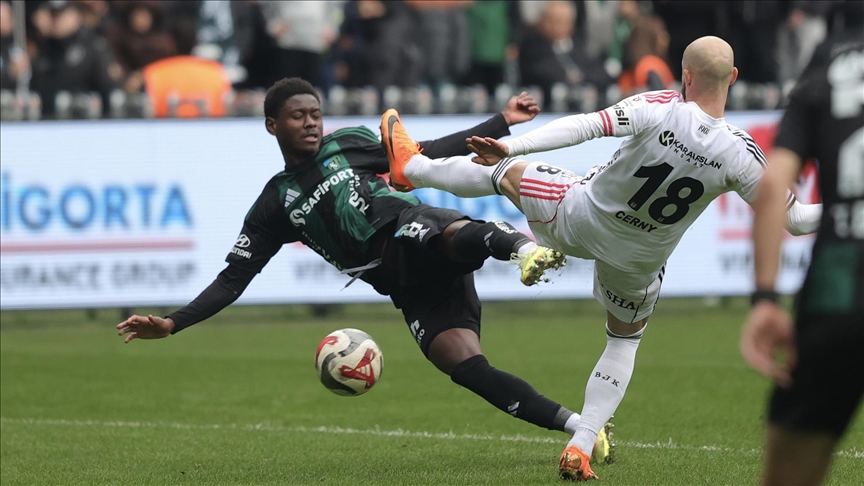 Beşiktaş, deplasmanda Kocaelispor'u mağlup etti
