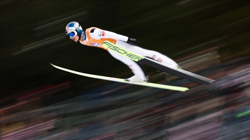 Kayakla atlamada bazı sporcuların vücutlarına