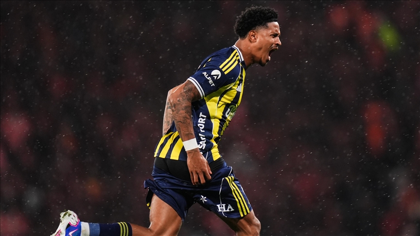 Fenerbahçeli futbolcu Jayden Oosterwolde 