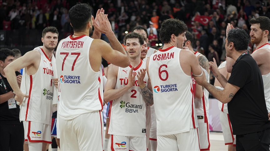 A Milli Erkek Basketbol Takımı, dünya sıralamasındaki yerini korudu