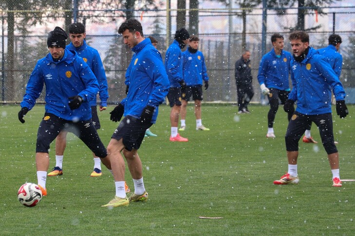 MKE Ankaragücü taraftarın da desteğiyle play-off'u garantilemek istiyor