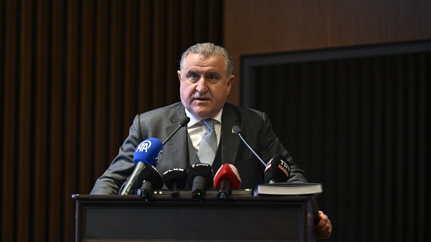 Bakan Bak'tan Antalya'da yoğun spor diplomasisi