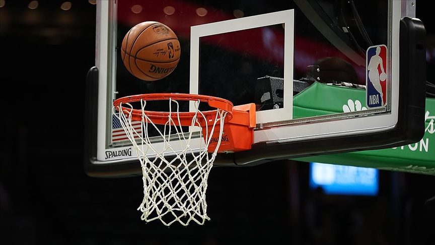 NBA'de Pistons, 76ers'ı yenerek Doğu Konferansı liderliğini garantiledi