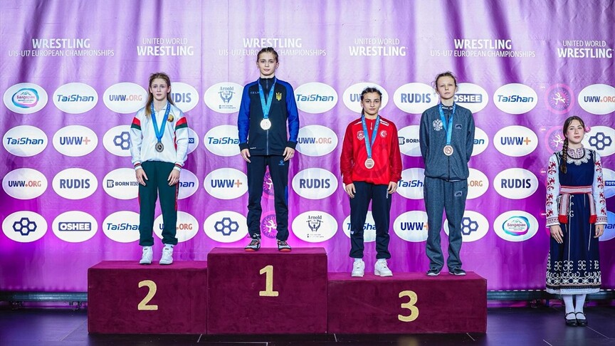 Milli güreşçi Şirin Askara, 17 Yaş Altı Avrupa Şampiyonası'nda bronz madalya kazandı