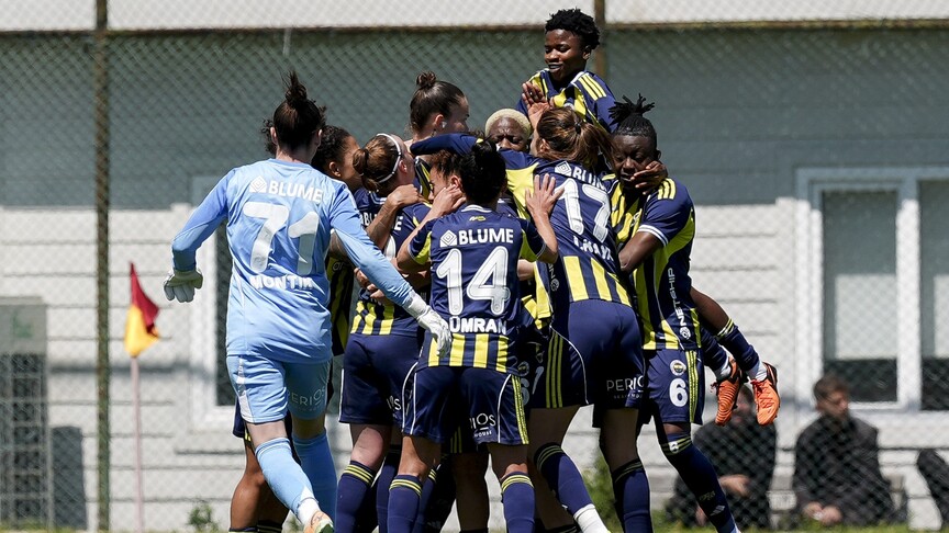 Fenerbahçe kadın futbol takımı, şampiyonluk kupasını Chobani Stadı'nda alacak