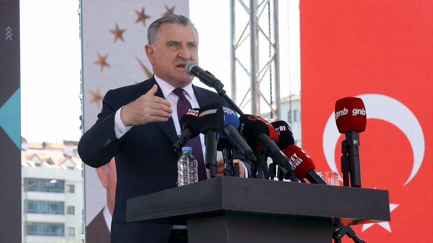 Bakan Bak: Yaklaşık 12 milyon insanımıza, çocuğumuza, gencimize yüzme öğrettik