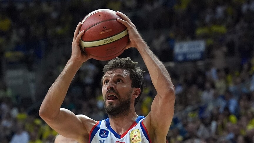 Türk Telekom, milli basketbolcu Doğuş Özdemiroğlu'nun sözleşmesini uzattı
