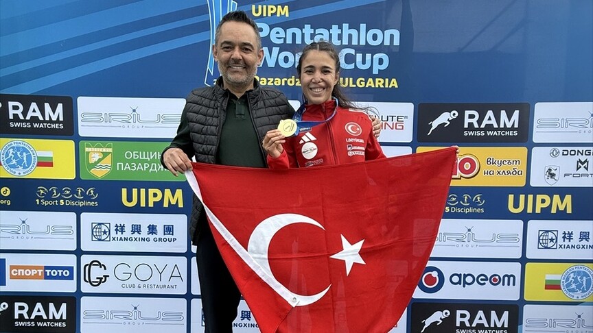 Milli sporcu İlke Özyüksel'den modern pentatlonda tarihi başarı