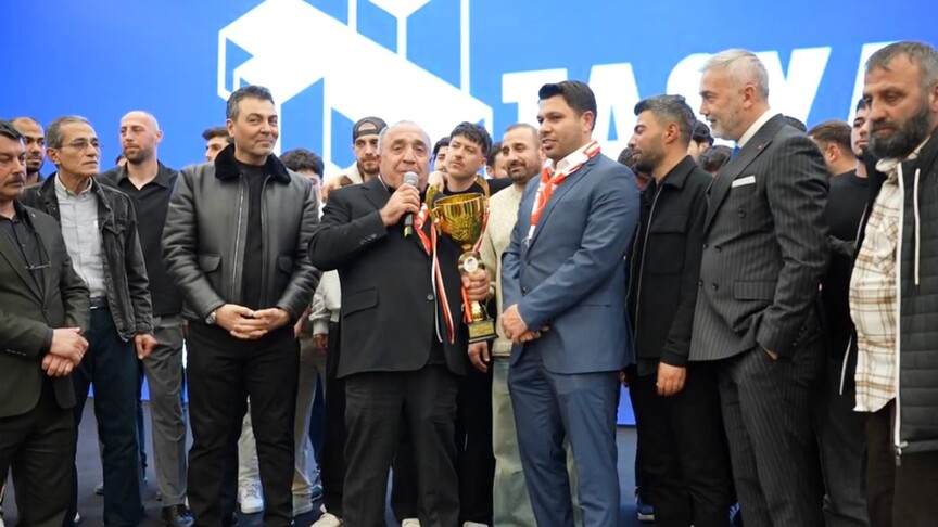 Feriköyspor, şampiyonluğunu gençlere armağan etti