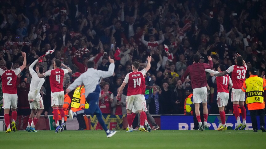 Arsenal, Premier Lig'de 22 yıl sonra şampiyon oldu