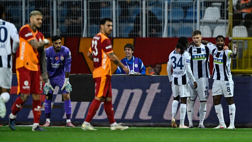 Şampiyon Galatasaray, sezonu Kasımpaşa mağlubiyetiyle kapattı