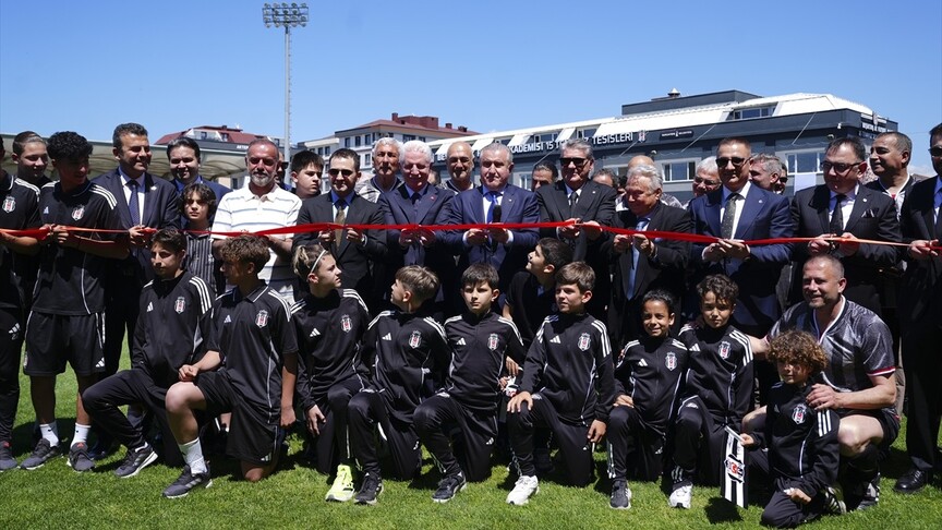 Beşiktaş Futbol Akademisi Sancaktepe Belediyesi 15 Temmuz Tesisleri'nin açılış töreni yapıldı