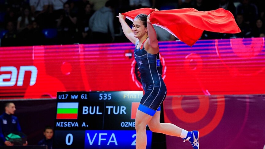 Milli kadın güreşçilerden 17 Yaş Altı Avrupa Şampiyonası'nda 2 altın madalya