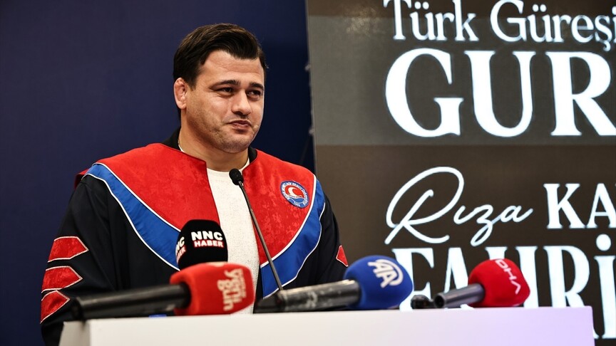 Türk güreşçi Rıza Kayaalp'e MAKÜ tarafından fahri doktora verildi