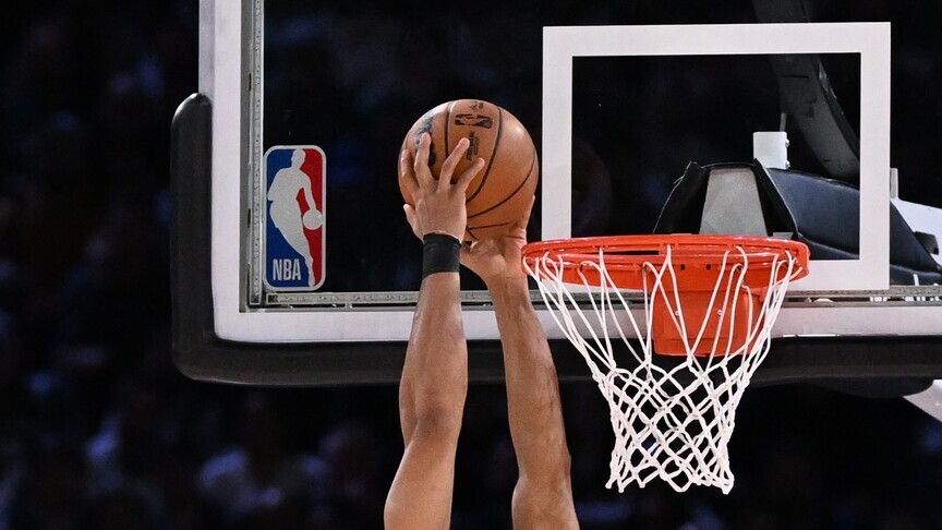 NBA play-off'larında Spurs, Thunder'ı yenerek seriyi 3-3 yaptı