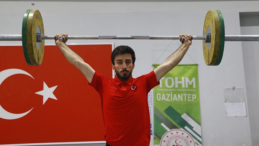Milli Halterci Harun Algül'ün hedefi dördüncü Avrupa şampiyonluğu
