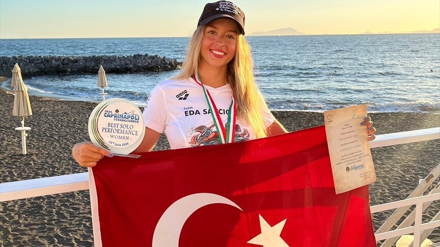 Ultra maraton yüzücüsü Eda Savcıgil'den İtalya'da
