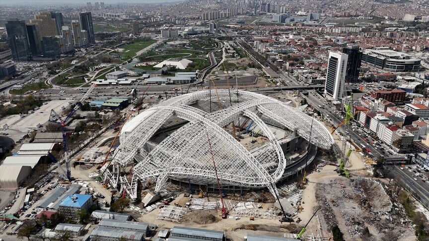 Bakanlar Kurum ve Bak'tan Ankara'daki yeni stadyuma ilişkin paylaşım