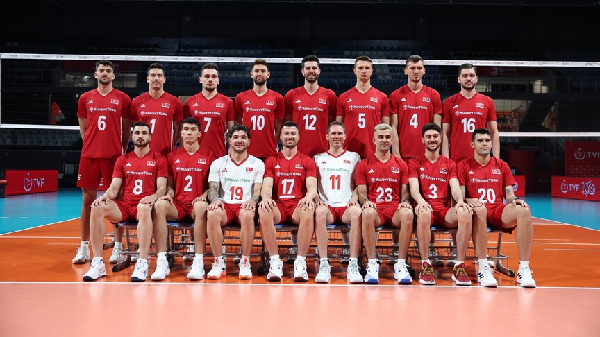 A Milli Erkek Voleybol Takımı ikinci maçında Fransa'yı yendi