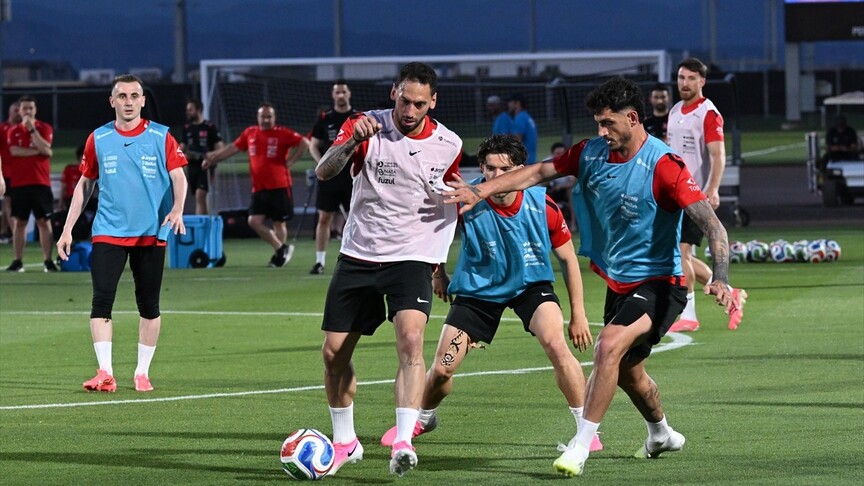 A Milli Futbol Takımı, Arizona'daki ilk idmanını taraftar eşliğinde yaptı