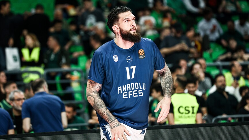 Anadolu Efes'te Fransız basketbolcu Vincent Poirier ile yollar ayrıldı