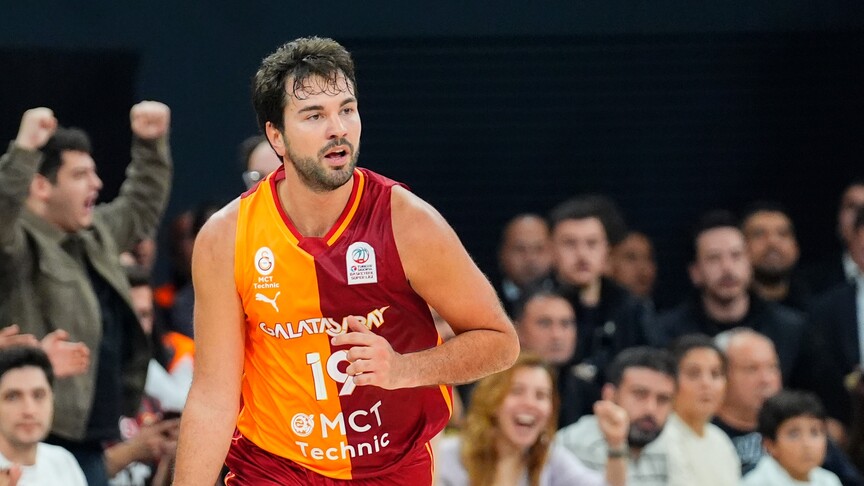 Galatasaray Erkek Basketbol Takımı'nda Buğrahan Tuncer'in sözleşmesi yenilendi