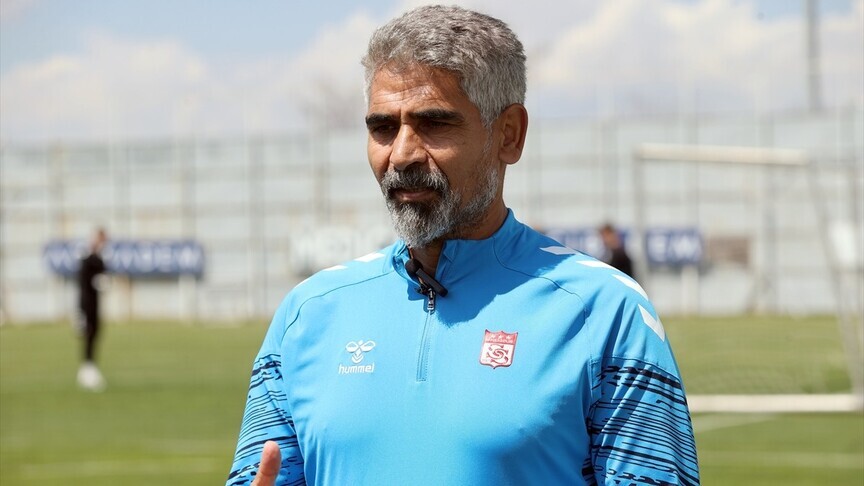 Sivasspor, teknik direktör İsmet Taşdemir ile yollarını ayırdı