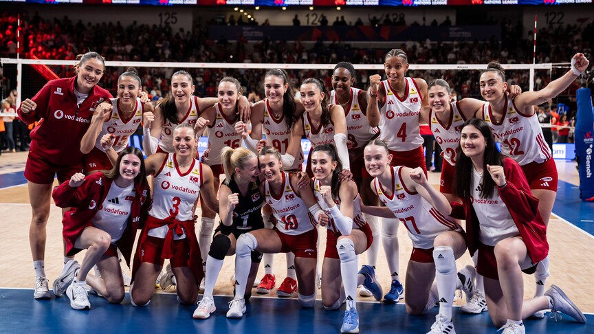 Türk voleybolu gururlandırmaya devam ediyor