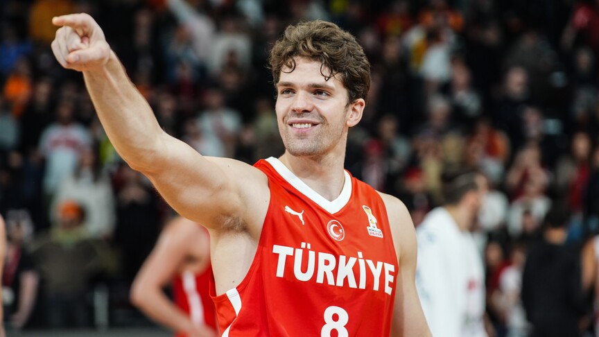 Milli basketbolcu Tarık Biberovic, NBA takımlarından Dallas Mavericks'e transfer oldu