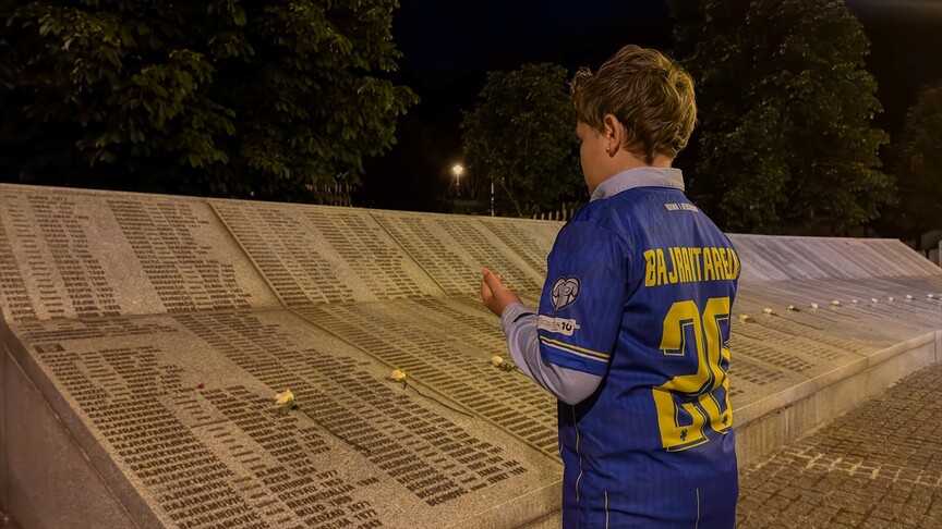 Bosna Hersek'in yükselen futbol yıldızı Bajraktarevic, Srebrenitsa'ya uzanan aile bağlarıyla da ön plana çıktı