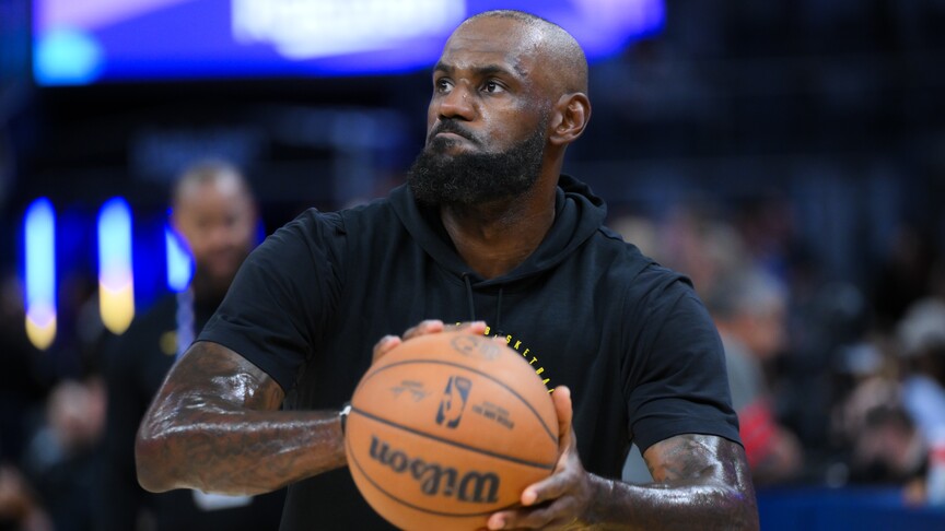 LeBron James, gelecek sezon Philadelphia 76ers'ta forma giyeceğini duyurdu