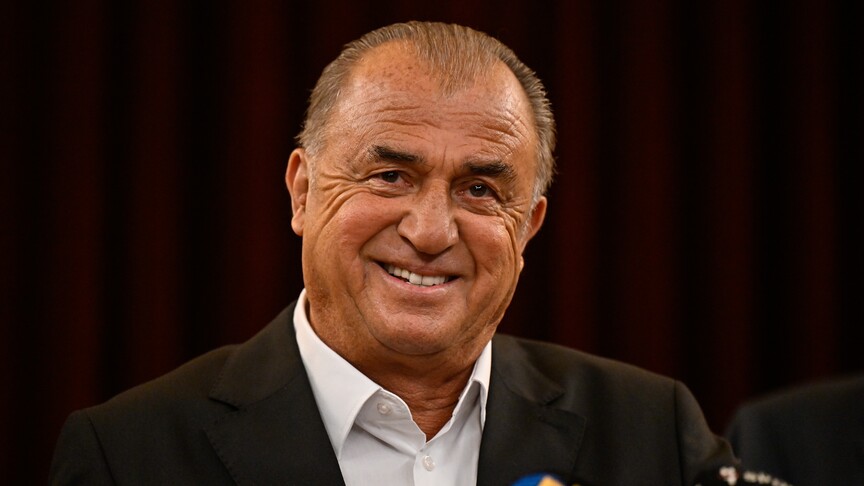 Galatasaray, efsanesi Fatih Terim'in ilk imzasının 52. yılı için mesaj yayımladı