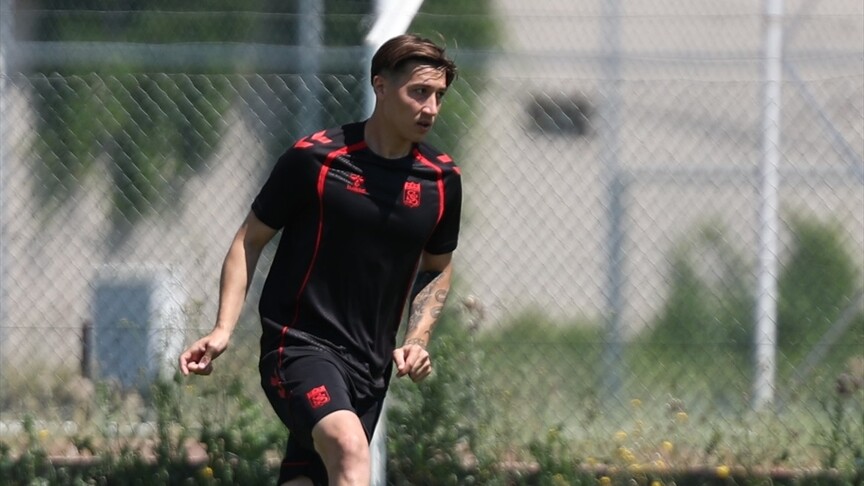 Sivasspor'un stoperi Mert Çelik, yeniden Süper Lig'e döneceklerine inanıyor