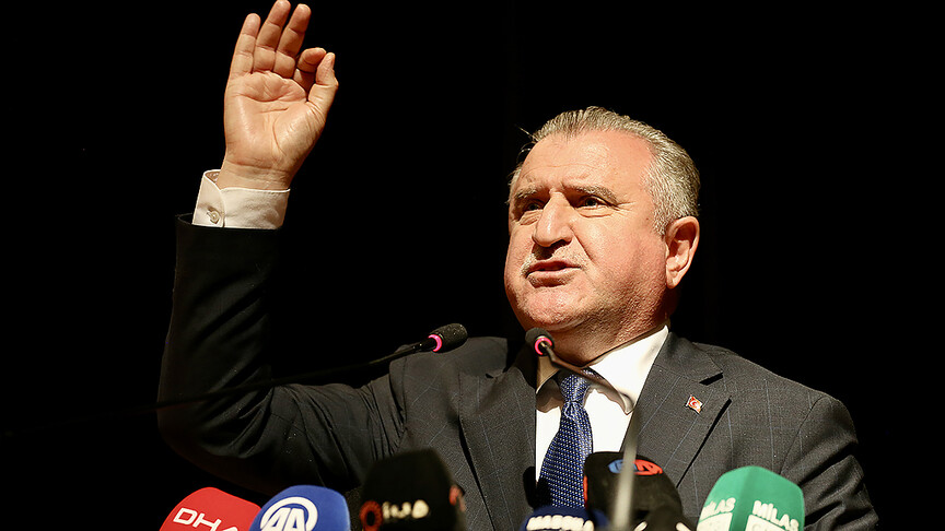 Bakan Bak: Dünyanın en modern stadyumları, spor salonları, yüzme havuzları Türkiye'de yapılıyor