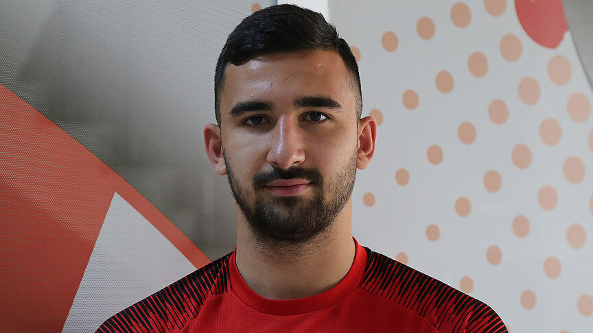 Başakşehir, genç stoper Emin Bayram'ı kadrosuna kattı