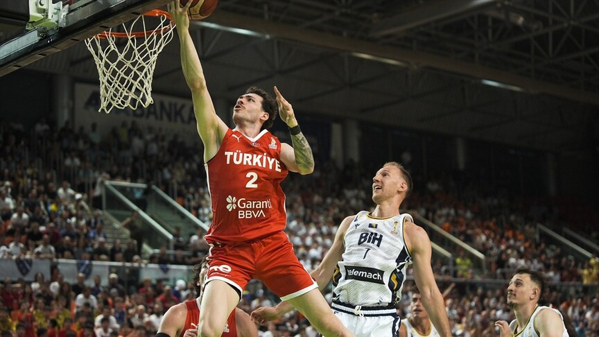 A Milli Erkek Basketbol Takımı Bosna Hersek'i 82-75 yendi