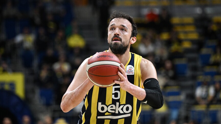 Fenerbahçe, milli basketbolcu Sertaç Şanlı ile 1 yıllık sözleşme imzaladı
