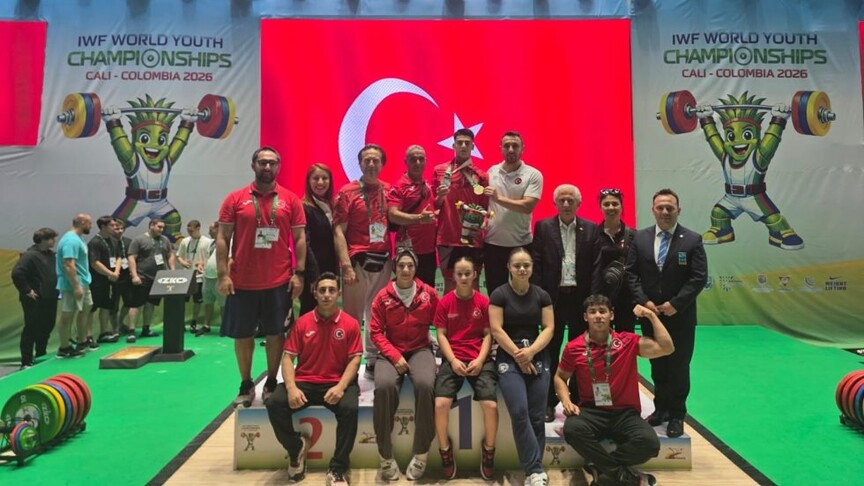 Milli haltercilerden Yıldızlar Dünya Şampiyonası'nda 17 madalya