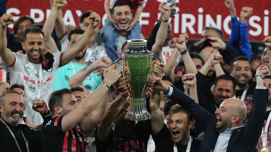 Süper Lig'in yeni ekibi Çorum FK'de 7 futbolcu ile yollar ayrıldı, 9 futbolcu takıma katıldı
