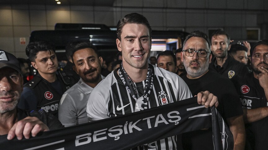 Beşiktaş, Vlahovic ile 3 yıllık sözleşme imzaladı
