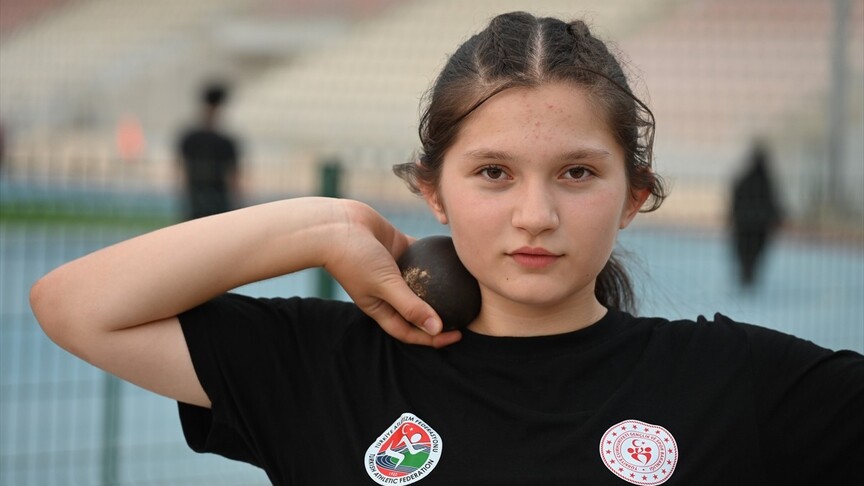 Teneffüste koşarken keşfedilen Elfinay Kama, atletizmde 2 yıl üst üste Türkiye şampiyonu oldu
