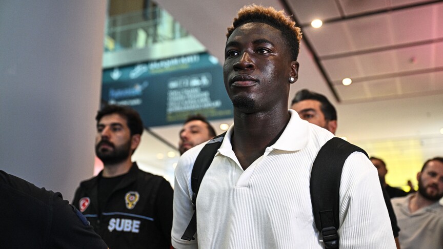 Ganalı futbolcu Oppong, Fenerbahçe için İstanbul'da