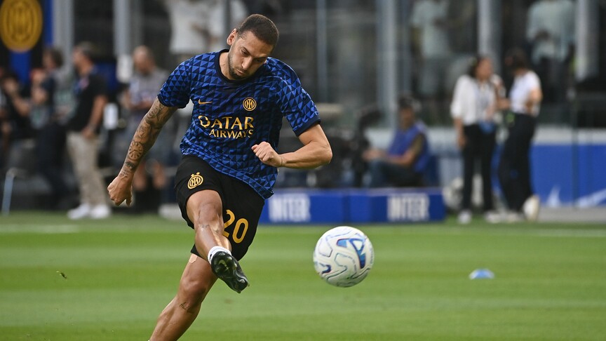 Hakan Çalhanoğlu'nun gol attığı maçta Inter, Serie A'da sezona galibiyetle başladı