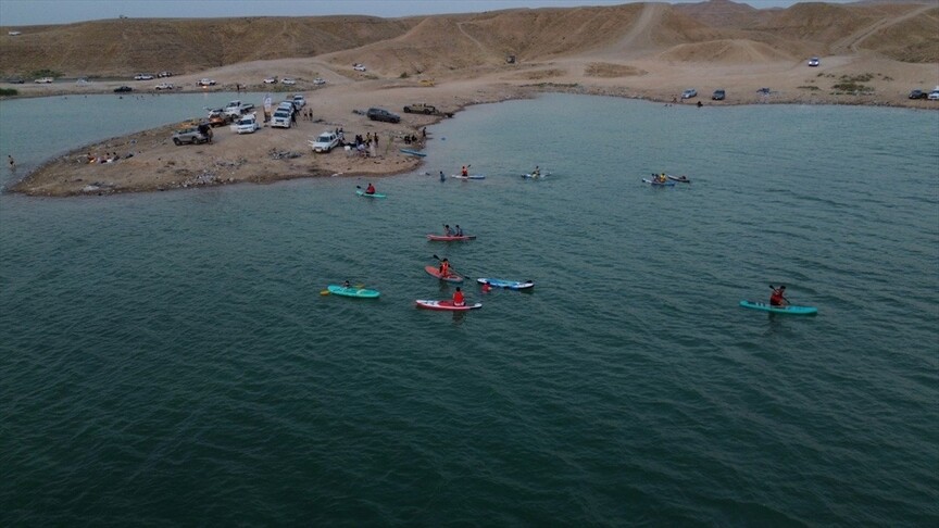 Kerküklü sporseverlerin yeni tutkusu: Kürek sörfü