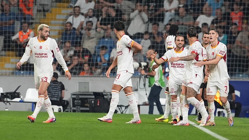 Galatasaray, Başakşehir'i deplasmanda 3-2 mağlup etti