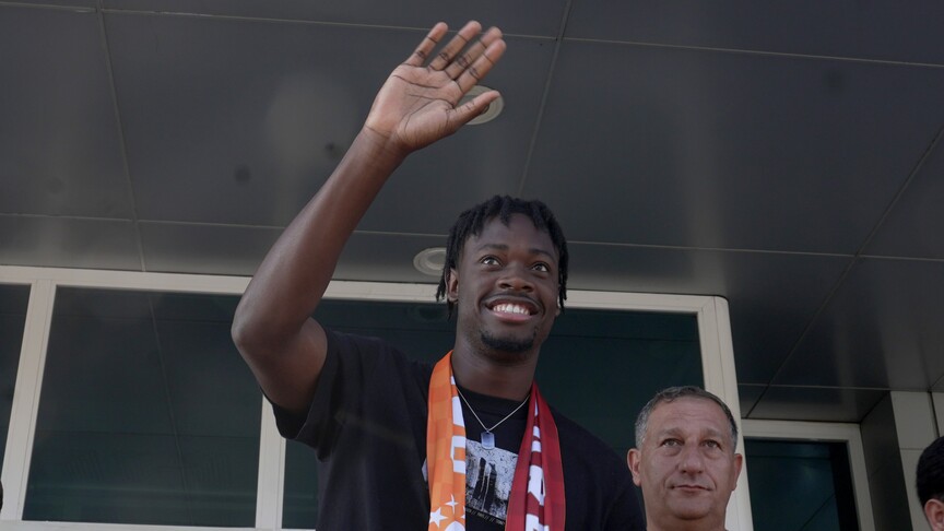 El Chadaille Bitshiabu, Galatasaray'da büyük zaferlere imza atacağına inanıyor