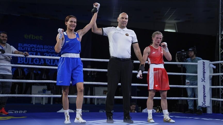 Milli boksör Hatice Akbaş, Avrupa Şampiyonası'nda finale yükseldi