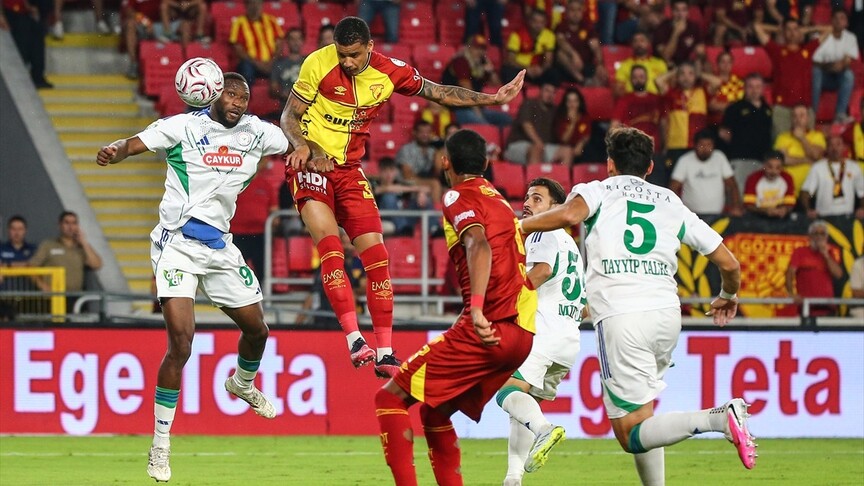 Göztepe ile Çaykur Rizespor 2-2 berabere kaldı